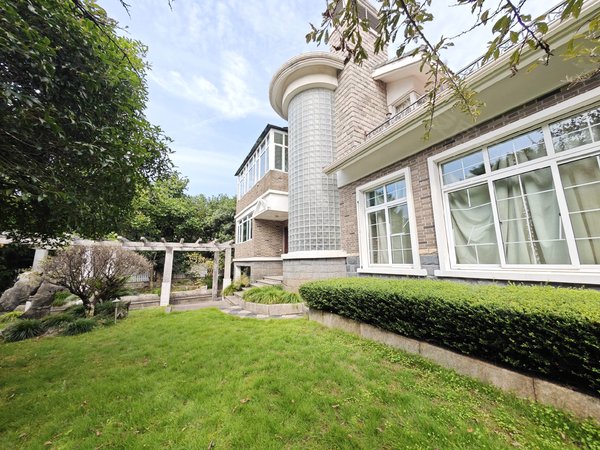 杭州富阳银湖金苑山庄6房2卫地铁口,诚租看房方便,独栋,花园1000方