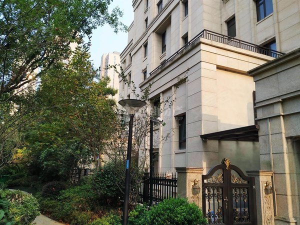 无锡梁溪五爱路绿地西水东海铂市中心洋房地块,西水东海珀半岛豪装