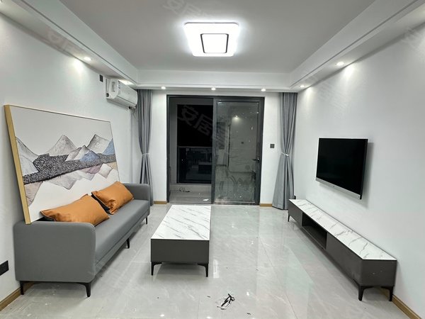 杭州临安青山湖保亿阳光城丽光城丽光城四房 客厅有空调 近一小二小