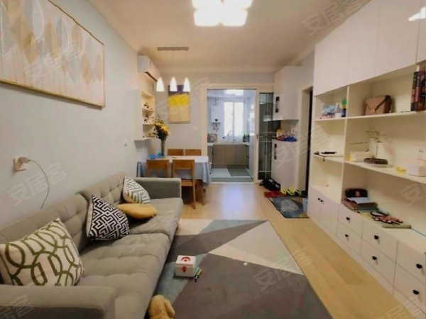 上海宝山淞宝宝钢宝林一村(宝林一村 可长租 可办居住证 距离地铁近)