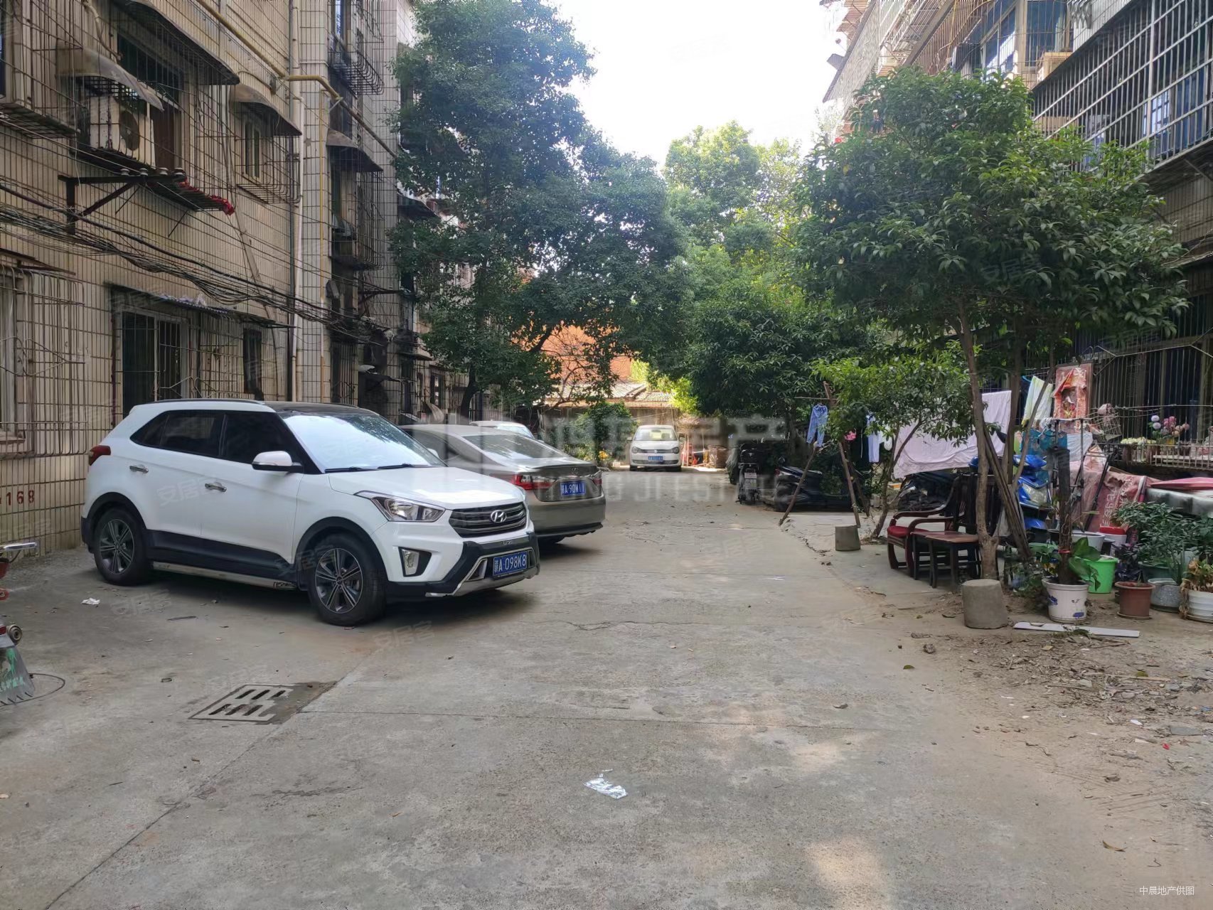 洪都新村3室2厅2卫96.24㎡南北79万