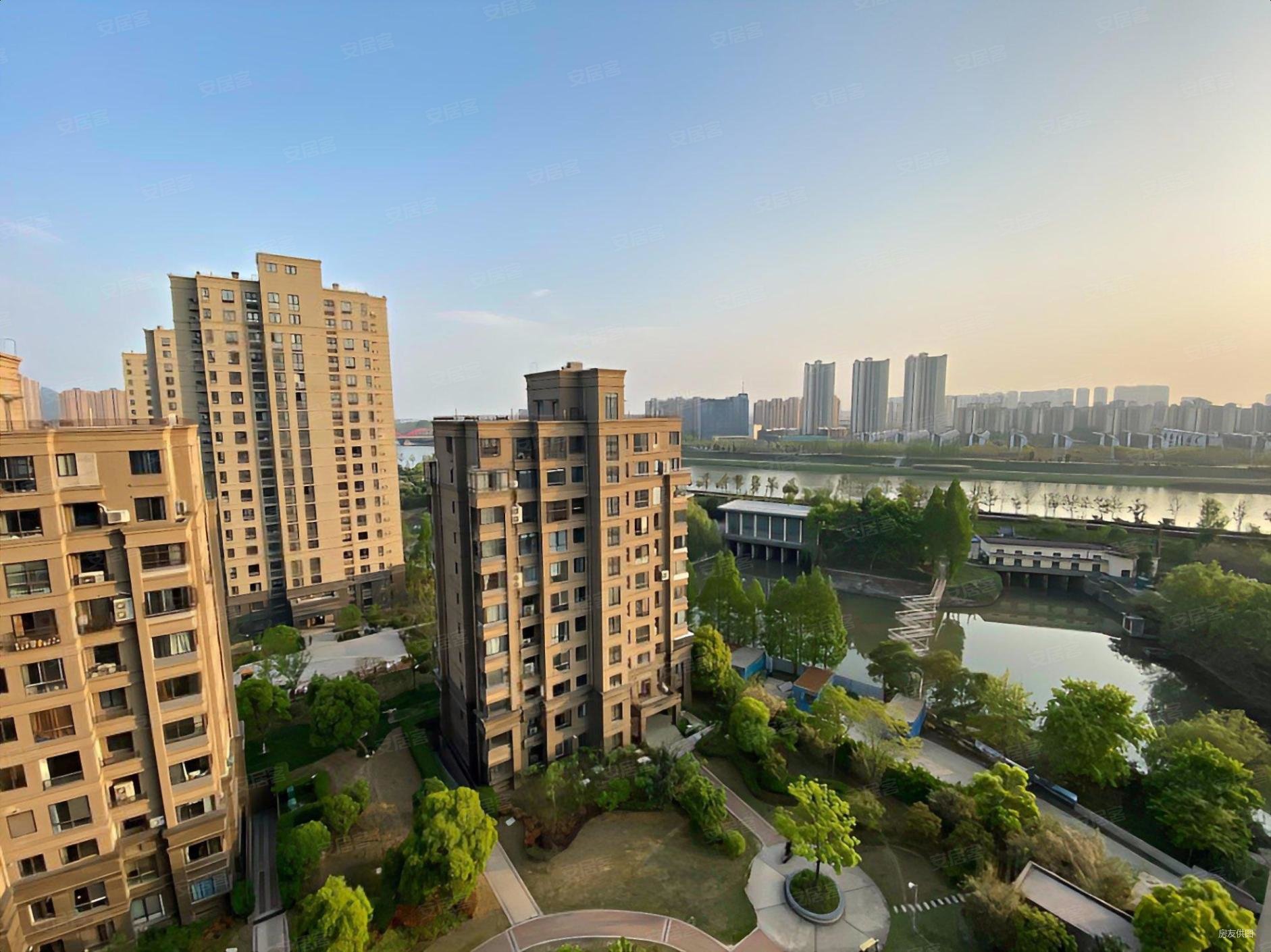 5号线地铁口万科龙湖旁天泽苑中间楼层毛坯三房换房急售