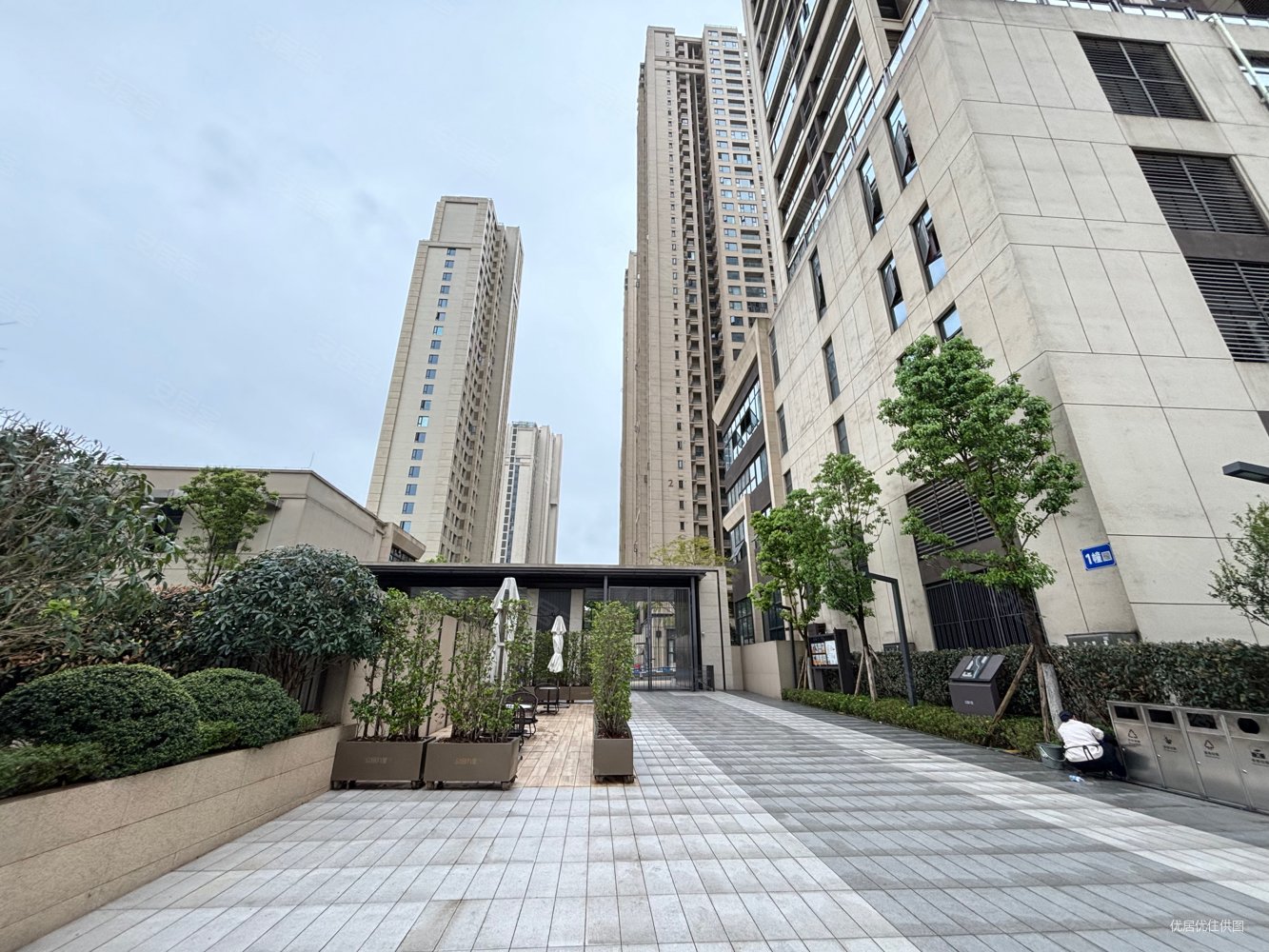 华润公园九里玺悦a区云亭路10号4室2厅2卫17984平