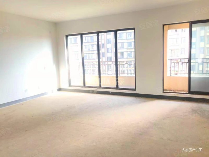 南北通透 交通便捷 近地铁 满二 小区新 带电梯,绿地国际博览城天玺