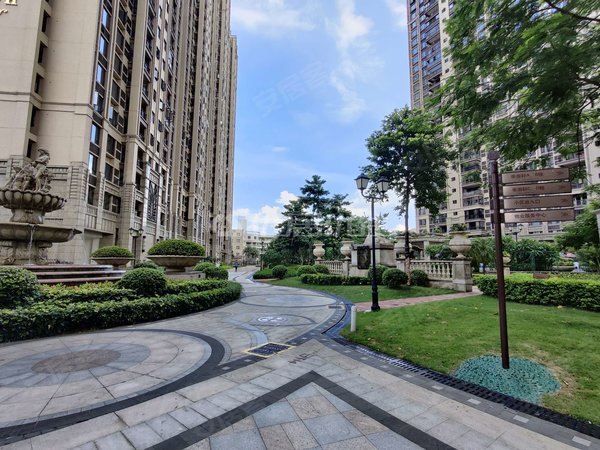 广州海珠广州塔珠江帝景紫龙府合生紫龙府押二付一21800元每月4室精装