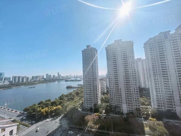厦门集美集美新城莲花新城湖园地铁口 软件三期旁 莲花新城正规三房 出租3099一个月出租房源真实图片