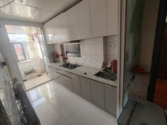 齐齐哈尔龙沙三百客运站纯纯市中心 火电安居七楼 可以月付 家电齐全 包网水电出租房源真实图片