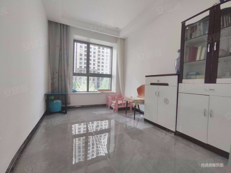 送40平米平台威廉公馆三室两厅两卫精装修产权清晰