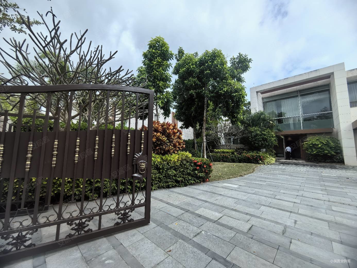 海棠湾银海独栋别墅出售496平5室3厅7卫带泳池花园