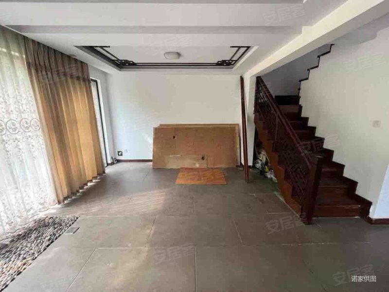 满五,社会山花园一区(别墅)二手房,520万,5室3厅,3卫,220平米-天津