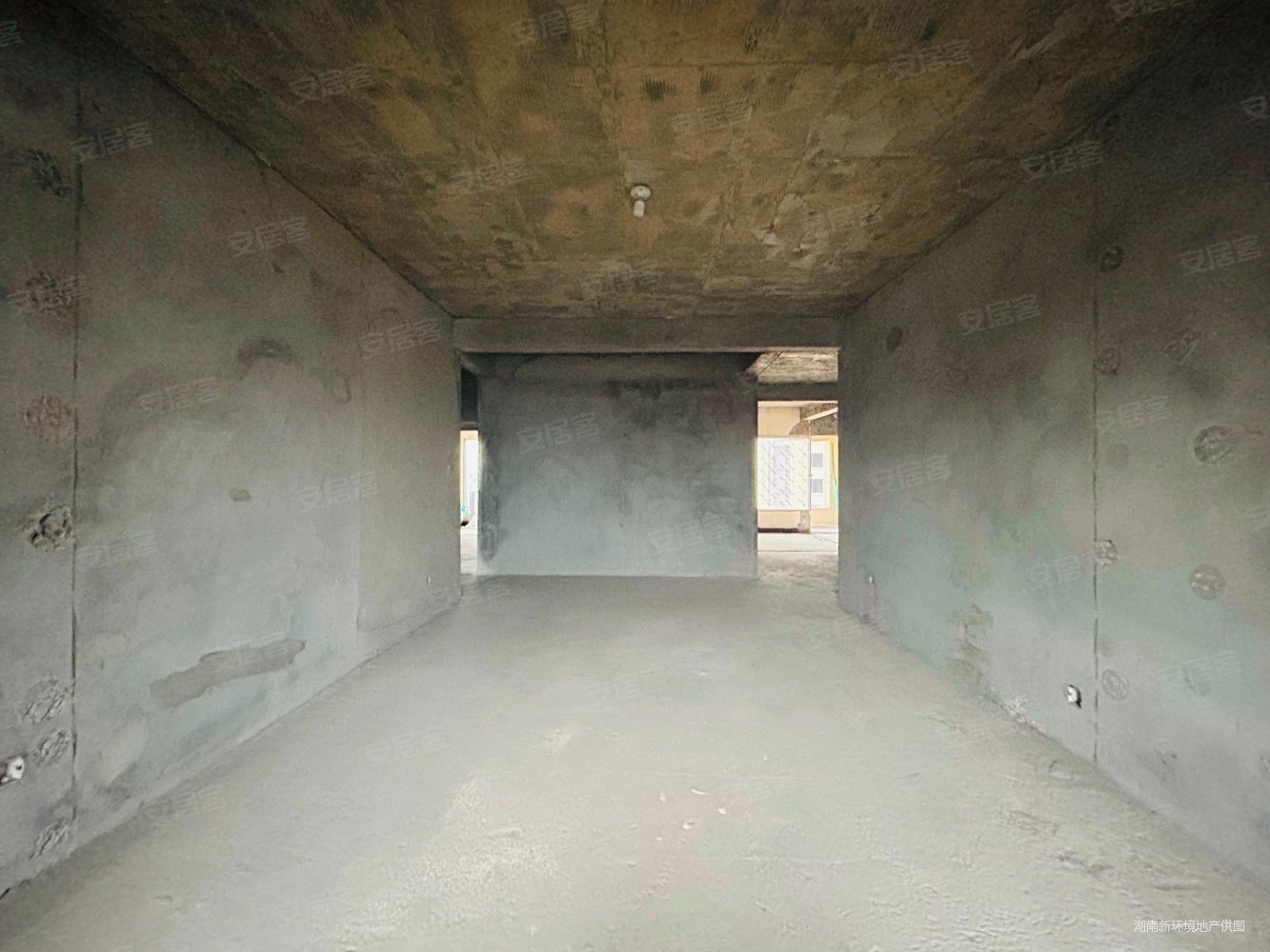 每间房看湘江,无遮挡,已改造,已封窗,仰天湖隔壁,派郡外中雅,东能华府