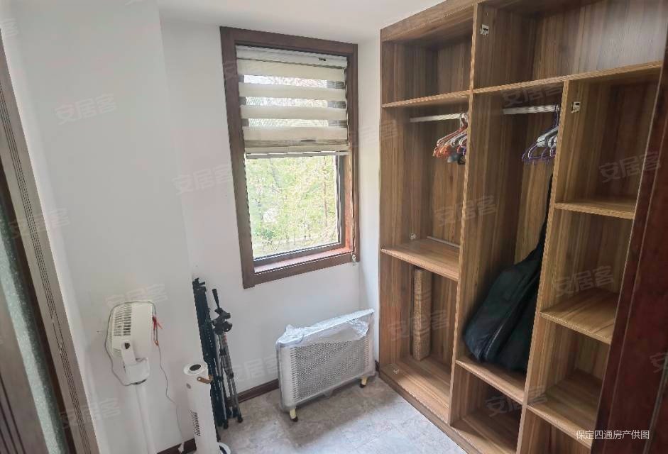 公园时代3室2厅2卫143.8㎡南北121万