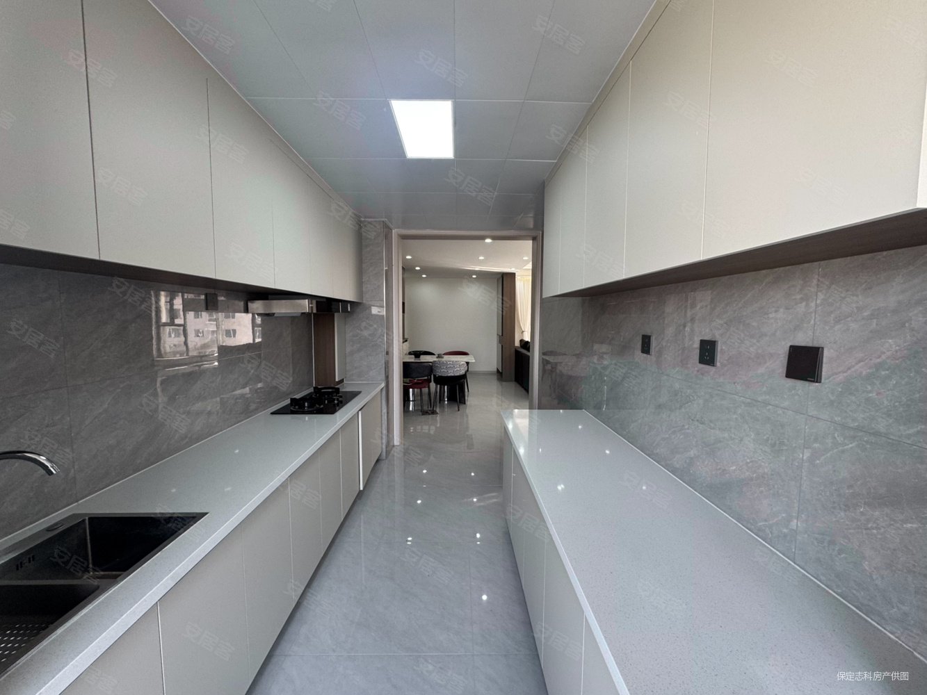 维多利亚夏郡4室2厅2卫162㎡南北115.8万