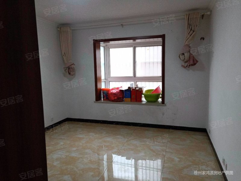 御华府,洋房2楼总高六楼,精装修飞机南北通透,带储藏室