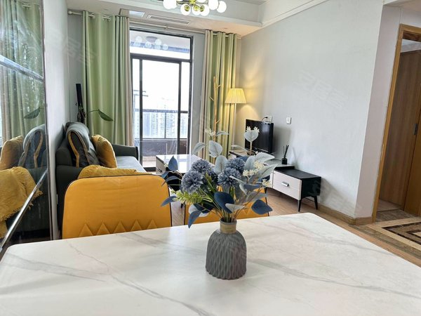 重庆江北观音桥野水沟65号小区观音桥地铁口 无中介 可月付 可短租 押