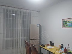 鄂尔多斯伊金霍洛旗郡王府广场公务员淳园，低层，可做经营类，精装修，基本空房，位置特别好出租房源真实图片