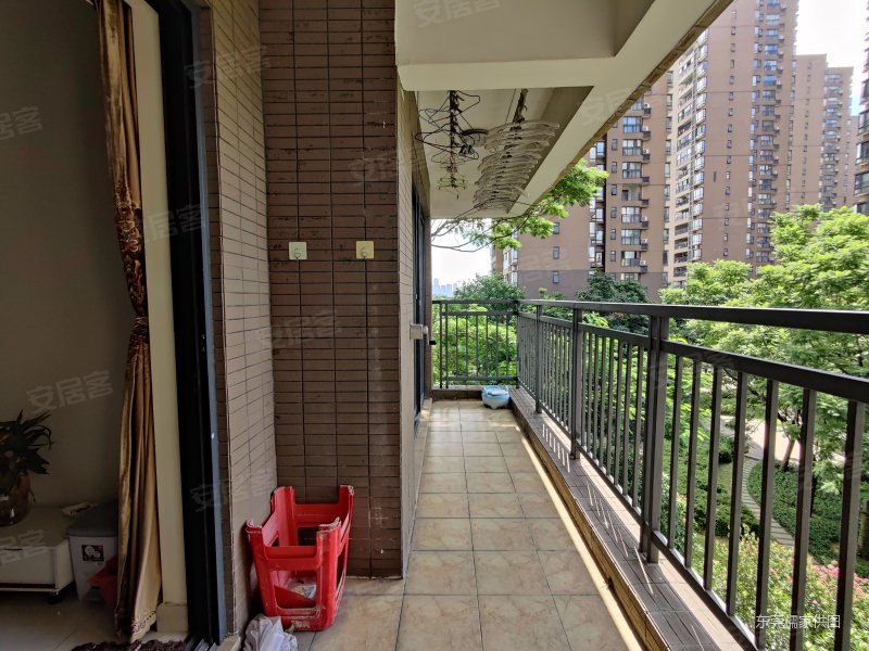 沿海丽水佳园 小区绿化高 双卫 朝南 带电梯 房龄新