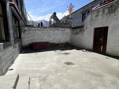 山南乃东安康时代广场雅砻湾花园 独院 4室1厅2卫 179平出租房源真实图片