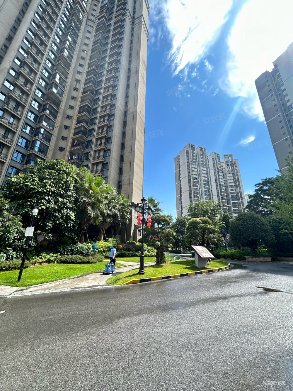 华展楼中楼实用300平米刚刚装修好总嫁150个带露台