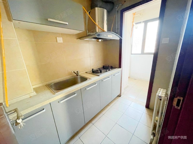 正弘数码公寓近地铁带电梯近医院购物方便产权清晰诚