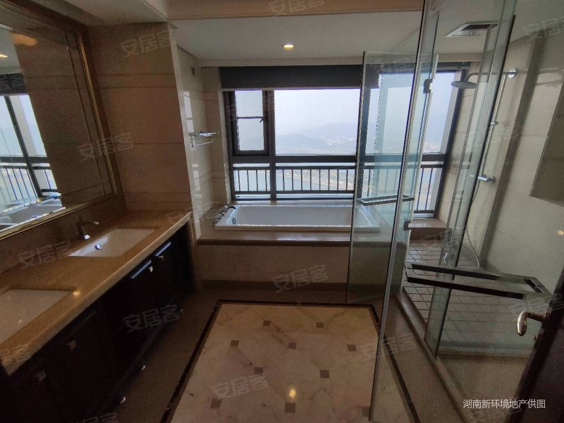 华远隆玺 西南一线江景 高层诚心出售随时看房