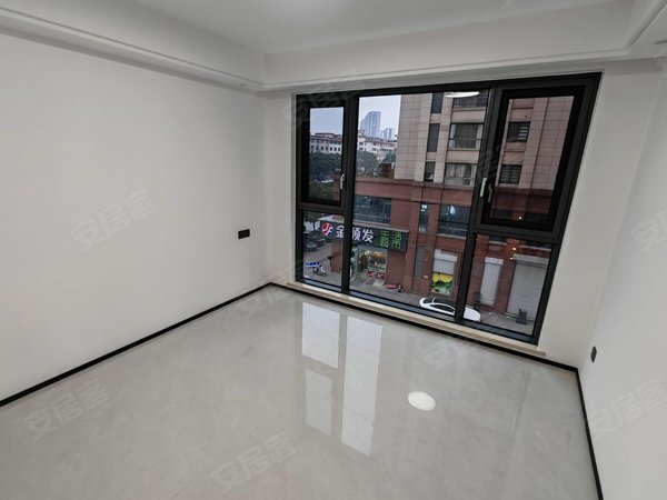 金华东阳东阳市中心朝阳大众华府您没看错 精装修4室 出租。全新家具 真的很靓眼出租房源真实图片