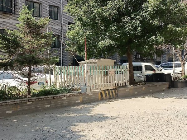 济南历城将军路高墙王小区实拍环宇城安置一智博学校高墙王金色雅居立