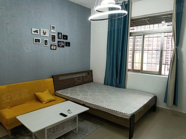 海口龙华滨海中房青年公寓国贸 友谊阳光城对面.