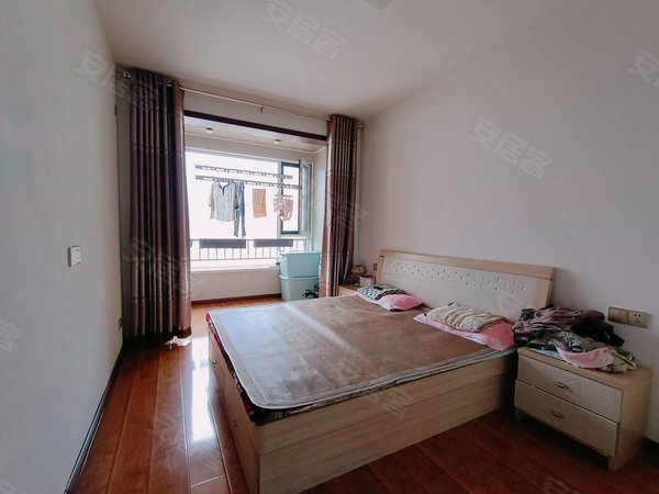 太原小店许坦东街怡然家园龙堡街 紧挨常青藤 实景拍摄 精装两居 采光