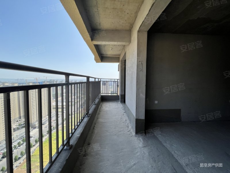 凌波苑3室2厅2卫119㎡南82万