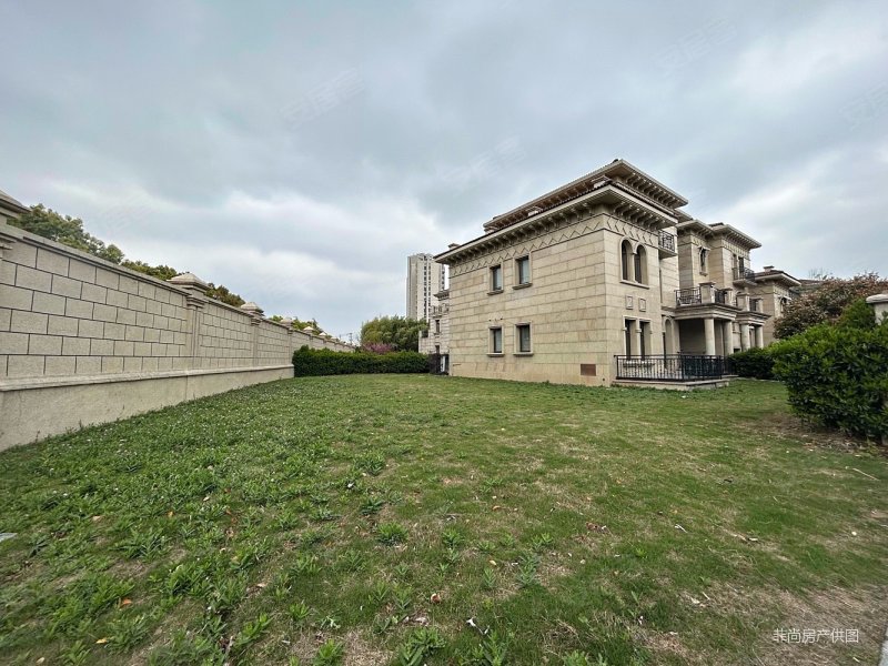 钓鱼台别墅5室2厅4卫550㎡南北1300万