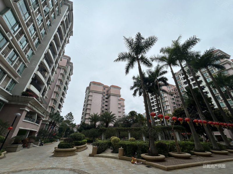 东城中心四期 精装大三房 送一个书房 诚意出售