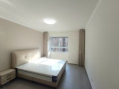 东海东海市区中央广场康泰公馆电梯洋房出租！家具家电可添，价格可谈！有钥匙随时看房出租房源真实图片