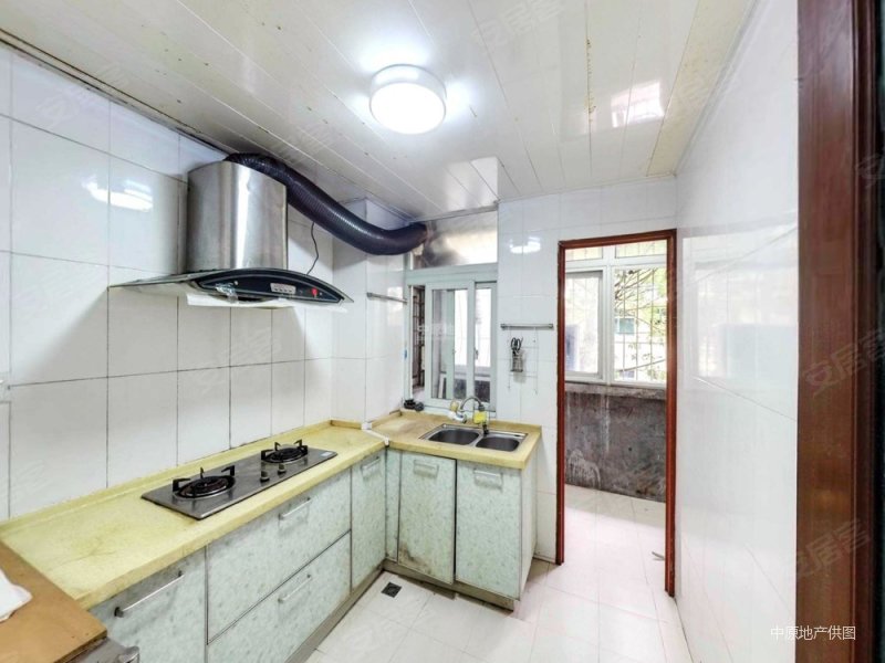 建安花园 小三房 灵芝地铁口  产权清晰 中间楼层 精装好房