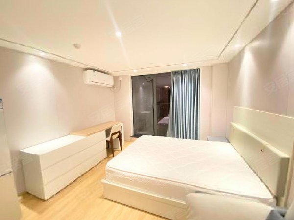 云鹿路 千禧汇旁 海逸国际公寓 独门独户一房 民用水电包物业