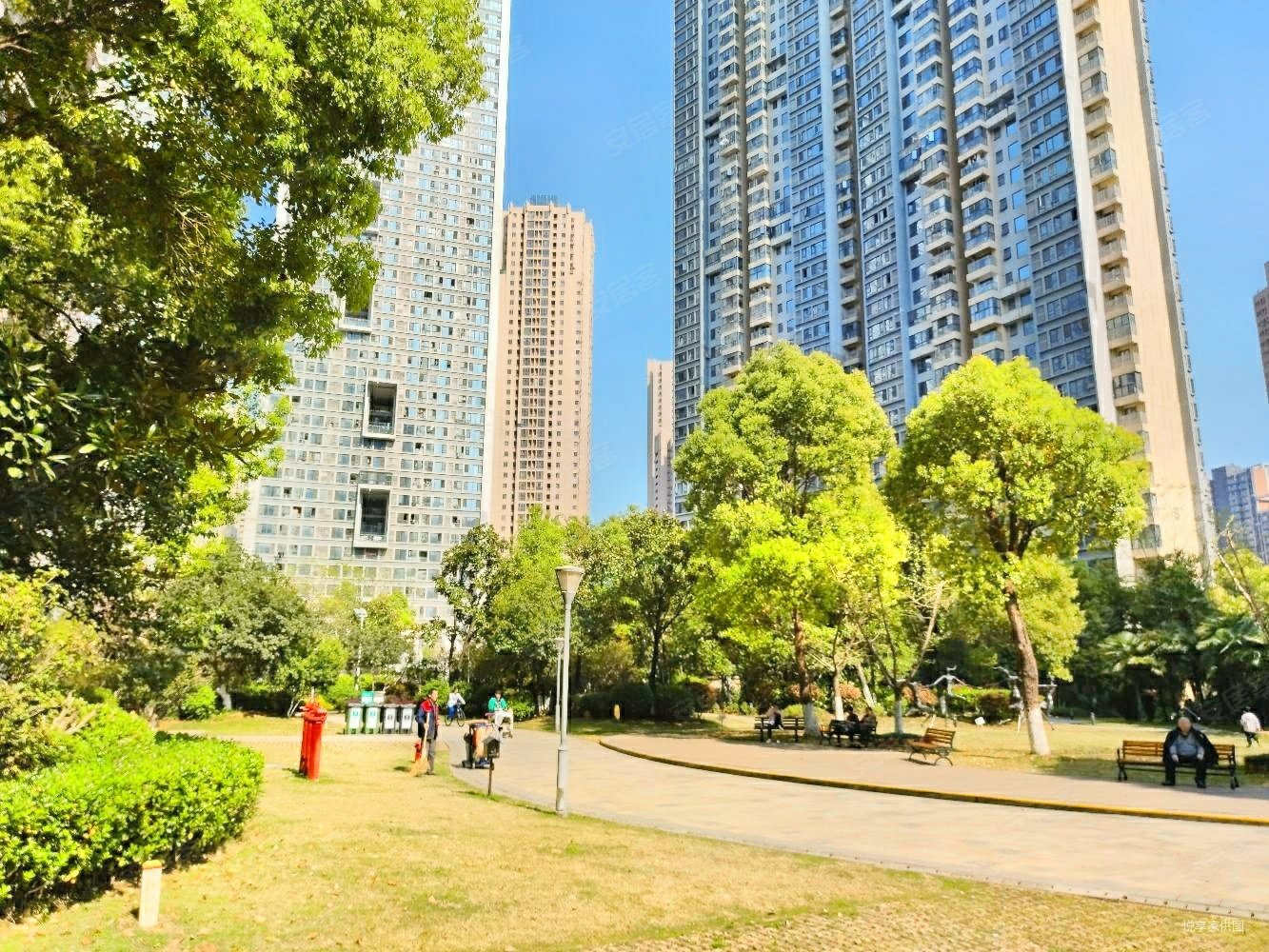 北辰三角洲奥城e3区1室1厅1卫52.47㎡南北65万