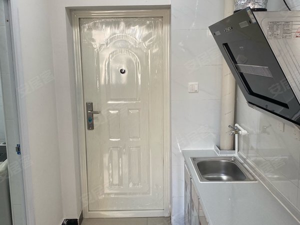 北京昌平沙河松兰堡村住房 新房首租 全屋地暖 包网费 押一付一 无