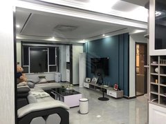 宏河学府颐景东区  电梯房 精装修 132平 拎包入住