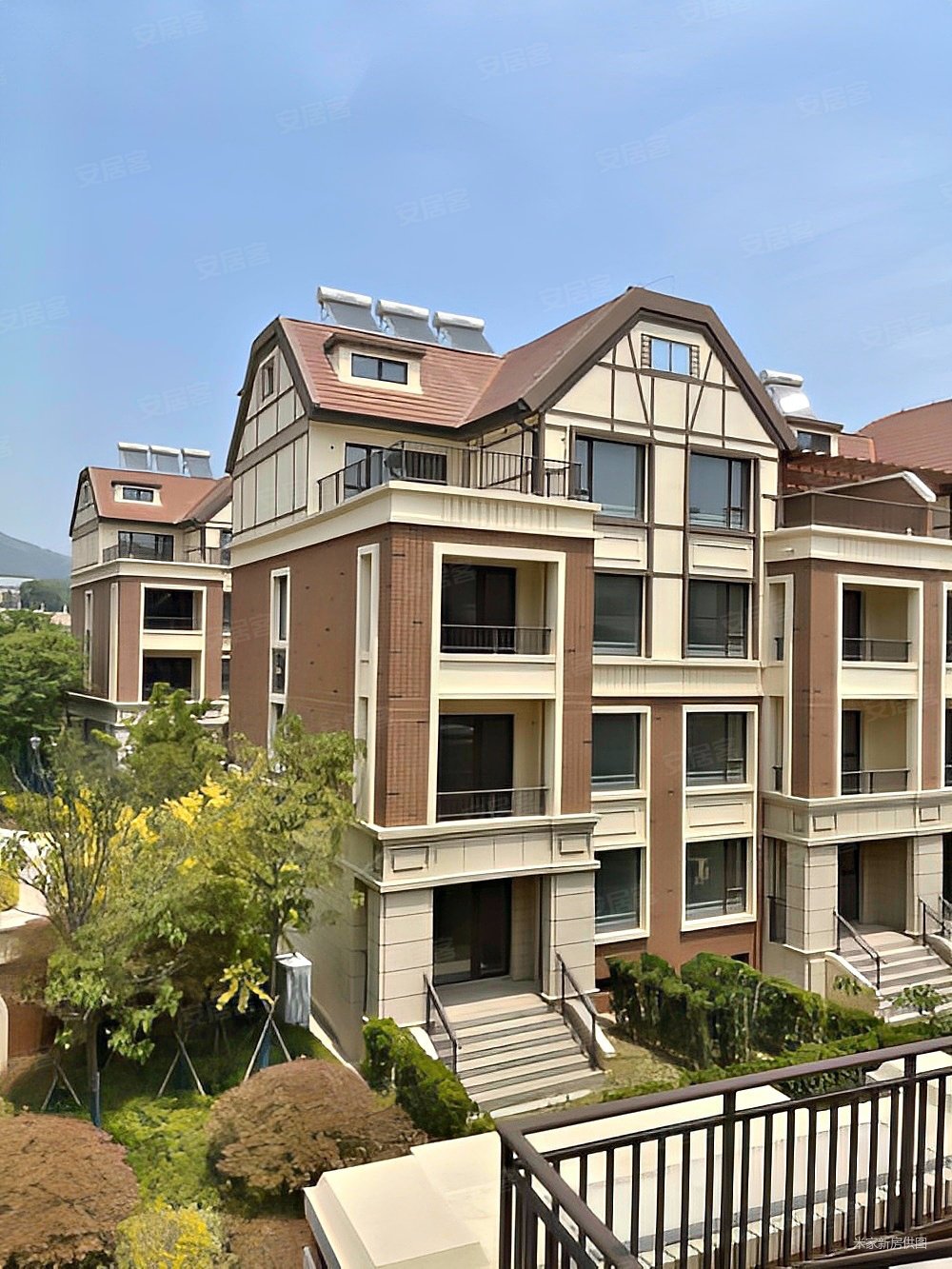 209万买现房三层叠拼别墅送菜园