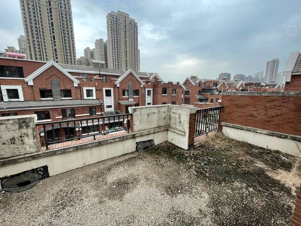 沈阳于洪荷兰村中海央墅中海央墅 4室3厅3卫 3340.0元 244.