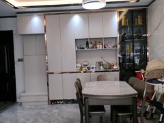 茂名茂南开发区汇龙时代 4室1厅2卫出租房源真实图片