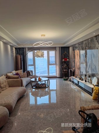 金地樾檀山|华园东路992号3室2厅2卫136.95平方米