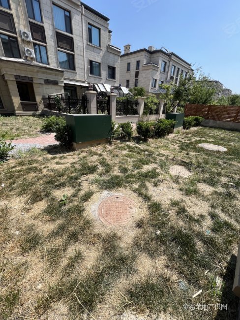 绿地海域香颂(别墅)3室2厅1卫137㎡南北105万