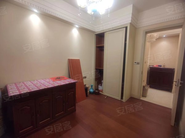 星河湾二号园 4室2厅3卫 电梯房 豪华装修 194平米,城阳租房-青岛58