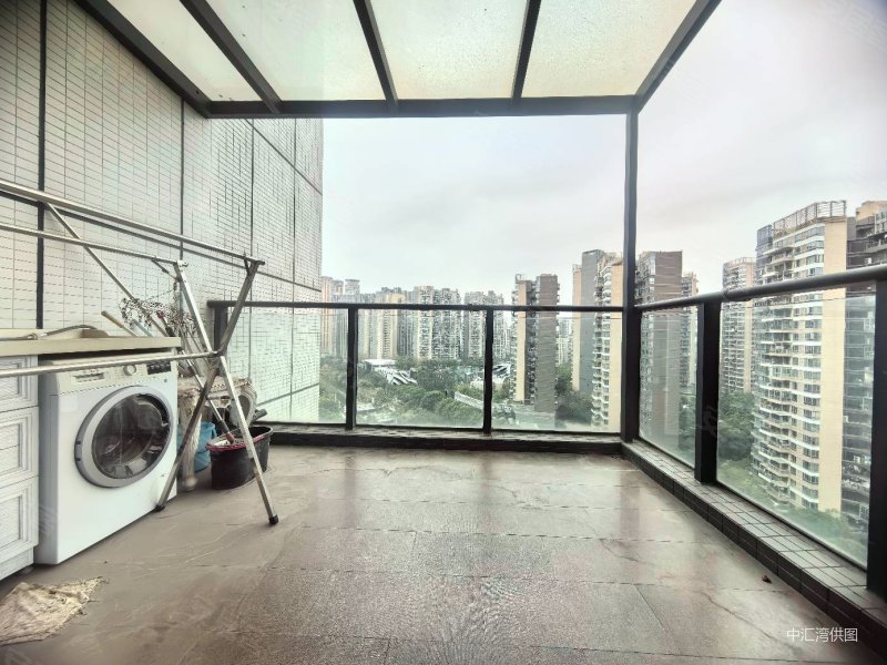 近深圳湾口岸,地铁口物业,四房加一房,使用率很高,税费少,曦湾华府