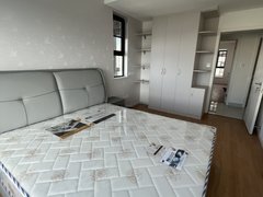 曲靖麒麟万达广场万达商圈,富康臻苑,四居室,南北通透,全新装修半年时间出租房源真实图片