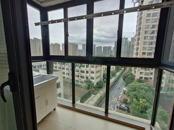 杭州萧山城厢得力半岛花园(公寓住宅)交通方便,南北通透,房,看房方便