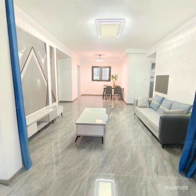 太湖颐景大三房 房东定好房子了 急售急售 家具家电齐全