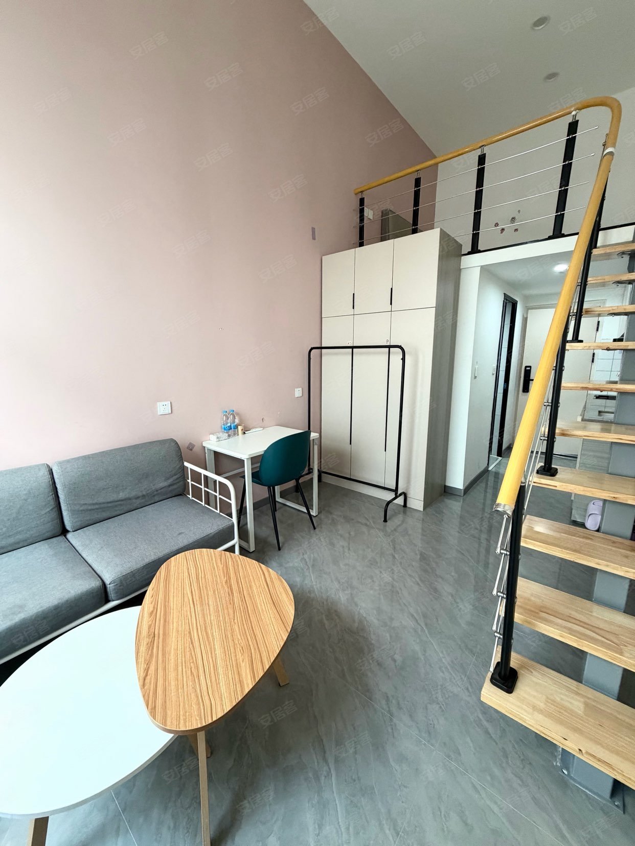 东丽开发区loft复式，可长租短租，押一付一，近地铁