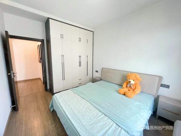 高鑫名居 电梯大2房 精装可拎包入住 南向采光好 商品住宅